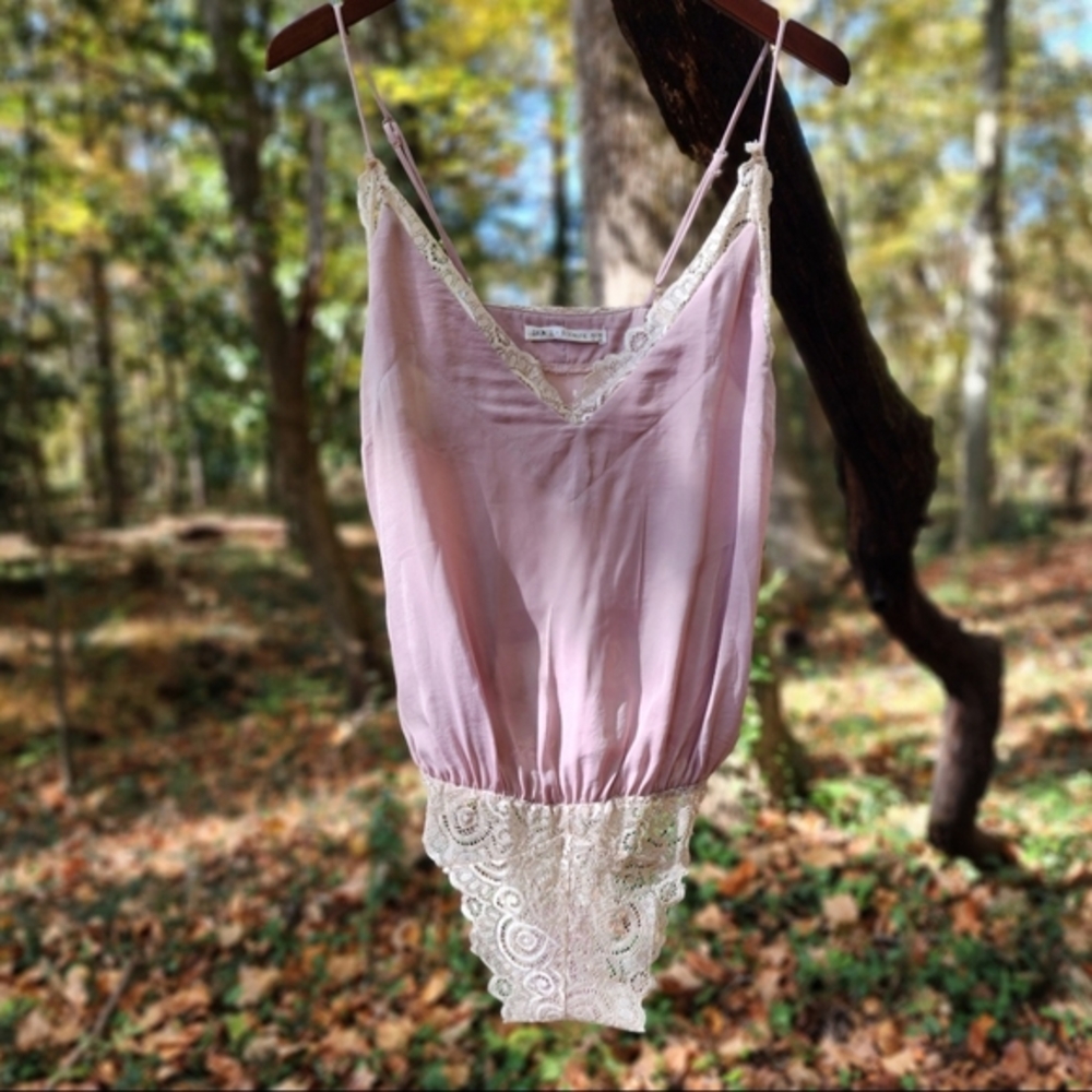 SAINTS SECRETS LINGERIE BODYSUIT WITH DELICATE LACE